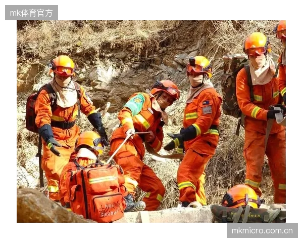 后卫富安健洋等球员在高原球场的补防跑动将消耗更多体能，防线轮换成为必然。